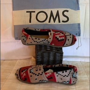 Toms tribal print
